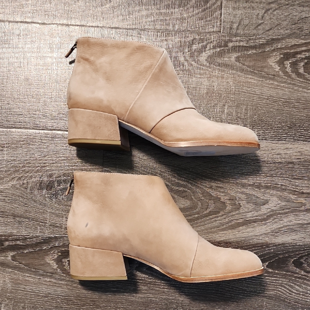 🎉 Eileen Fisher Leather Zip Block-Heel Booties 🎉